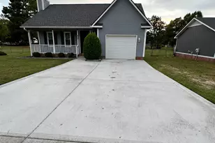 6721 Winthrop Dr, Fayetteville, NC 28311 - Photo 3