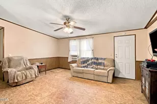 175 Sun Oaks Ct, Benson, NC 27504 - Photo 5