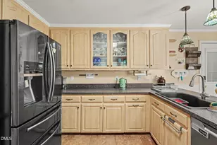 102 Forest Hills Ct, Cary, NC 27511 - Photo 7