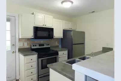 515 S Merritt Mill Road #D, Chapel Hill, NC 27516 - Photo 7