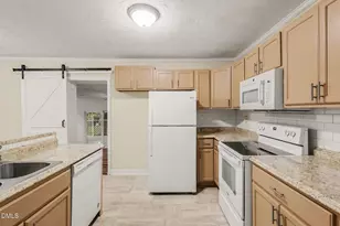 1012 Lisa Cir, Spring Lake, NC 28390 - Photo 7