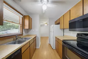 209 Carmichael Ct, Cary, NC 27511 - Photo 15