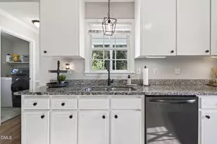 2300 Stoneborough Ct, Fuquay Varina, NC 27526 - Photo 9
