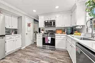 2117 Treverton Pl, Raleigh, NC 27609 - Photo 13