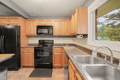 211 Burton Avenue, Dunn, NC 28334 - Photo 9