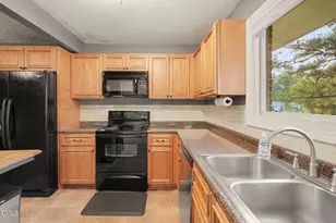 211 Burton Ave, Dunn, NC 28334 - Photo 9