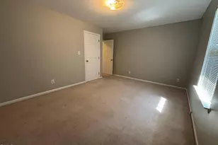 1630 Oxford Rd, Henderson, NC 27536 - Photo 5