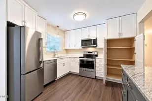 4800 Sweetbriar Dr, Raleigh, NC 27609 - Photo 11