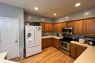 1025 Remington Oaks Cir, Cary, NC 27519 - Photo 7