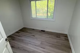 208 S St John St, Burlington, NC 27217 - Photo 19