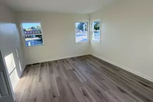 208 S St John St, Burlington, NC 27217 - Photo 17