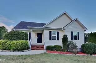 139 Parkers Pointe Dr, Benson, NC 27504 - Photo 1