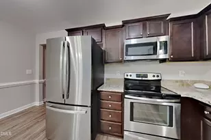 139 Parkers Pointe Dr, Benson, NC 27504 - Photo 5