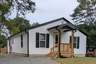 704 Richmond Ave, Burlington, NC 27217 - Photo 1