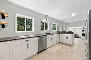 5009 Huntingdon Dr, Raleigh, NC 27606 - Photo 9