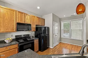 1525 Town Home Dr, Apex, NC 27502 - Photo 5