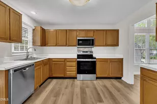 102 Cove Creek Dr, Cary, NC 27519 - Photo 15