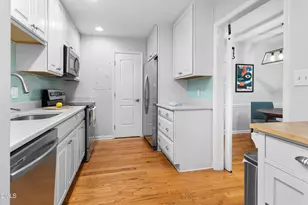 203 Barbary Ct, Cary, NC 27511 - Photo 7