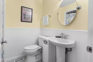 203 Barbary Ct, Cary, NC 27511 - Photo 9