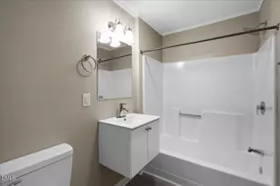 511 N Webb St, Selma, NC 27576 - Photo 27