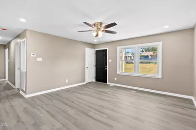 1005 Dianne Circle, Spring Lake, NC 28390 - Photo 5