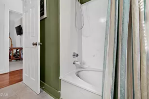 6013 Sentinel Dr, Raleigh, NC 27609 - Photo 21