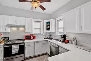 6013 Sentinel Dr, Raleigh, NC 27609 - Photo 9