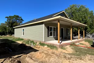 106 S Orange St, Coats, NC 27521 - Photo 1