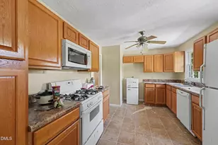 5320 Bluewater Pl, Fayetteville, NC 28311 - Photo 9