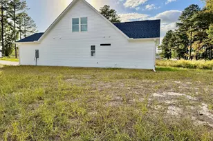 453 Queenstown Dr, Princeton, NC 27569 - Photo 3