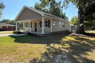 511 W Noble St, Selma, NC 27576 - Photo 1
