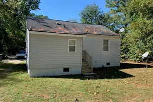 804 Saunders St, Raeford, NC 28376 - Photo 5