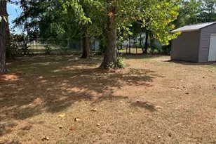 804 Saunders St, Raeford, NC 28376 - Photo 17