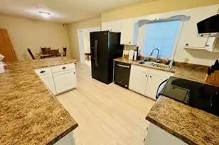 434 Windsor Rd, Lumberton, NC 28358 - Photo 7
