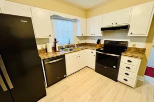 434 Windsor Rd, Lumberton, NC 28358 - Photo 9