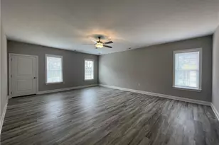 240 Gallery Dr, Spring Lake, NC 28390 - Photo 3