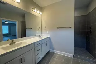240 Gallery Dr, Spring Lake, NC 28390 - Photo 5