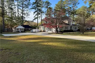 908 E Prospect Ave, Raeford, NC 28376 - Photo 3