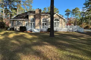 908 E Prospect Ave, Raeford, NC 28376 - Photo 7