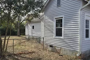 223 E Vance St, Laurinburg, NC 28352 - Photo 11