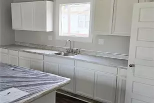 223 E Vance St, Laurinburg, NC 28352 - Photo 3