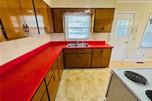 803 Floyd St, Fairmont, NC 28340 - Photo 17