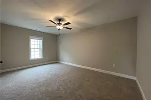 220 Gallery Dr, Spring Lake, NC 28390 - Photo 5