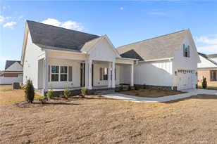 315 Baymeadow Bnd, Lumberton, NC 28358 - Photo 3