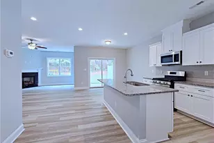 942 Kensington Park Rd, Fayetteville, NC 28311 - Photo 9