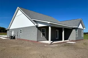 144 Tupelo Ln, Pembroke, NC 28372 - Photo 3