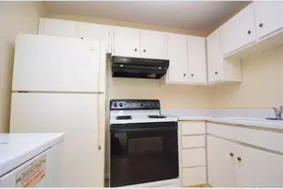 629 Gables Court, Fayetteville, NC 28301 - Photo 9
