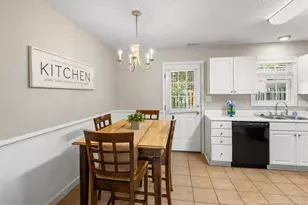 421 Cityview Ln, Fayetteville, NC 28301 - Photo 3