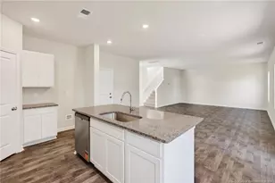 172 Phoenix Dr, Bunnlevel, NC 28323 - Photo 5