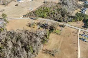 1737 W Carthage Rd, Lumberton, NC 28360 - Photo 13